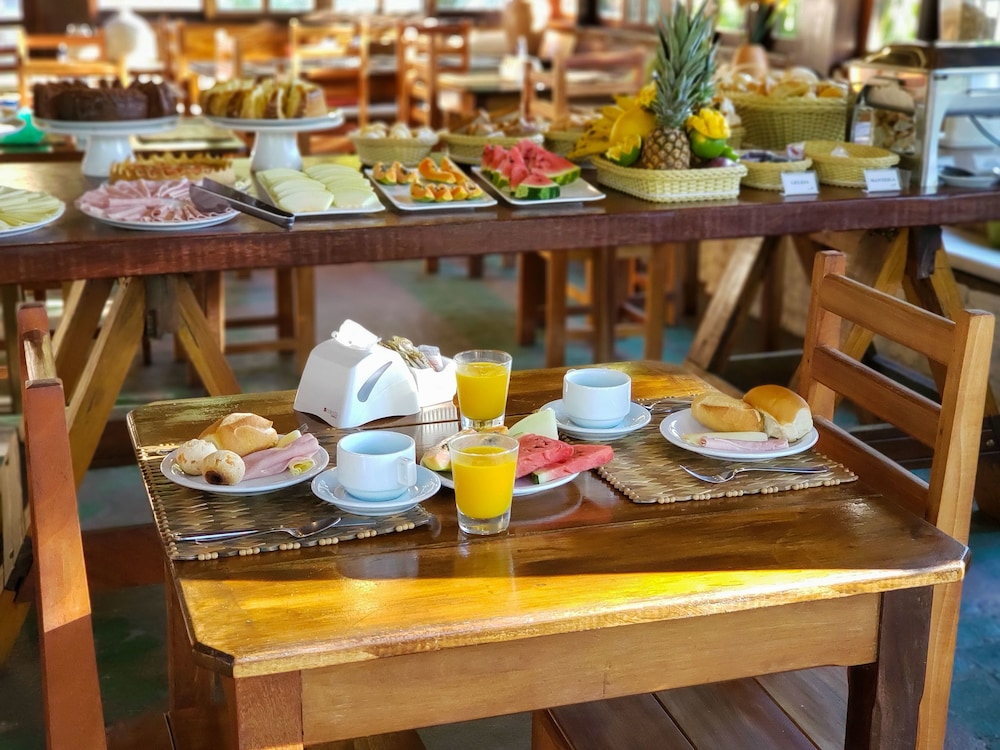 pousada tropical arraial