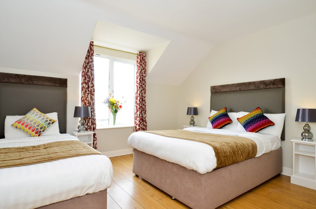 Dingle Harbour Lodge,Near Dingle Oceanworld Aquarium,3 star