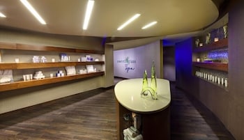akwesasne mohawk casino resort and players inn