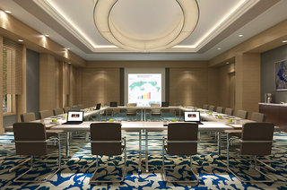 trendy lara hotel