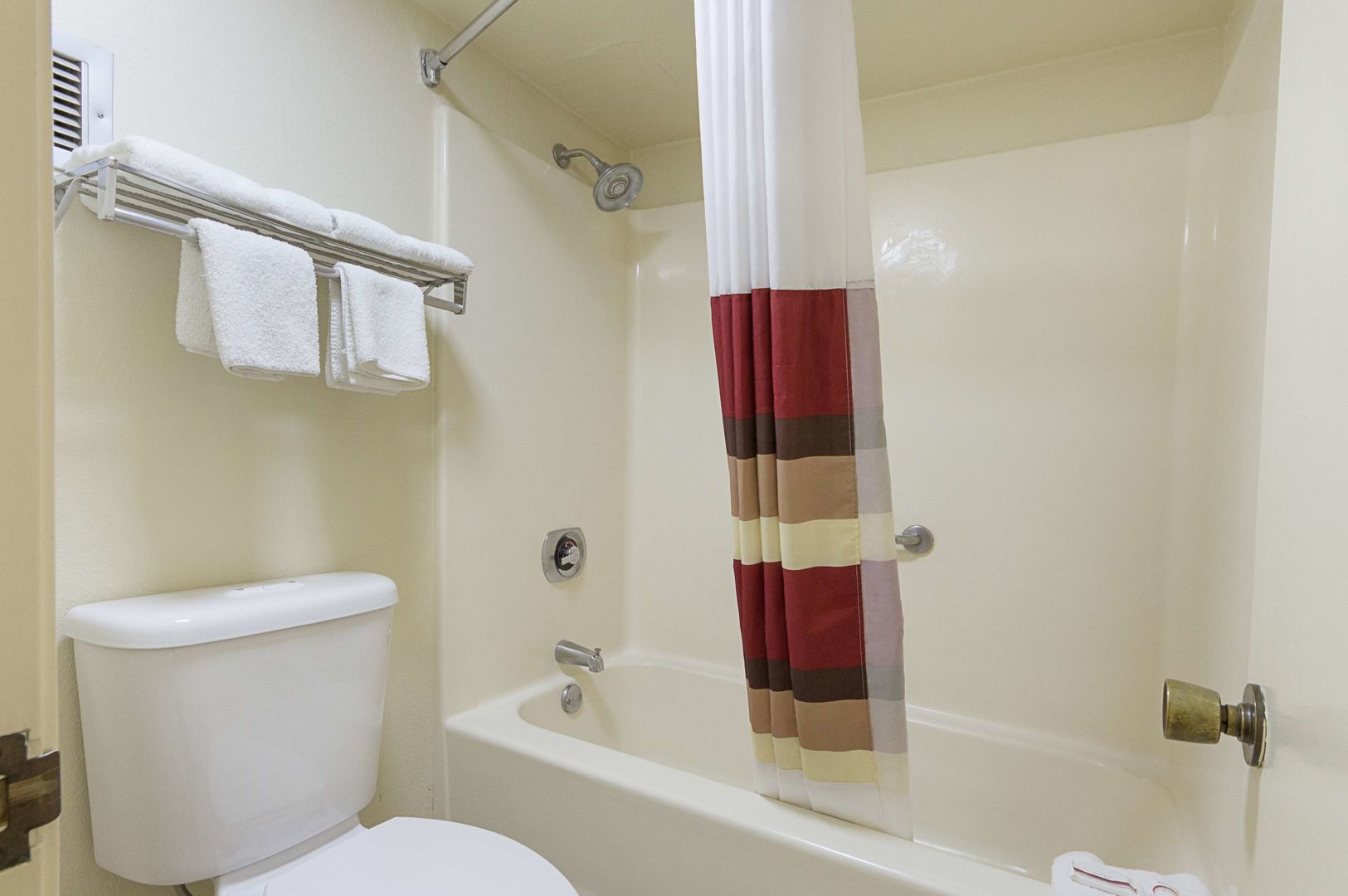 red roof inn plus dallas addison