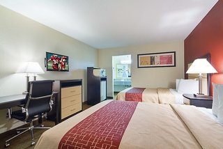 red roof inn plus dallas addison