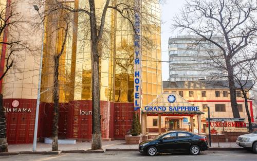 grand sapphire
