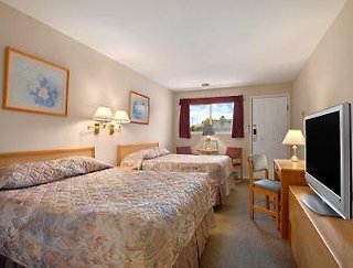 Travelodge By Wyndham Salmon Arm,Shuswap Lake>>Salmon Arm,2 star