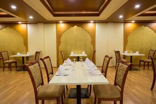 The Grand Kandyan,Kandy>>Central Province,5 star