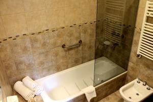 los robles apart and spa