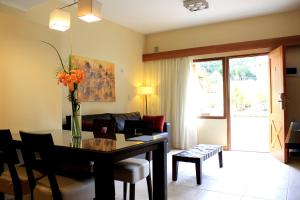 los robles apart and spa
