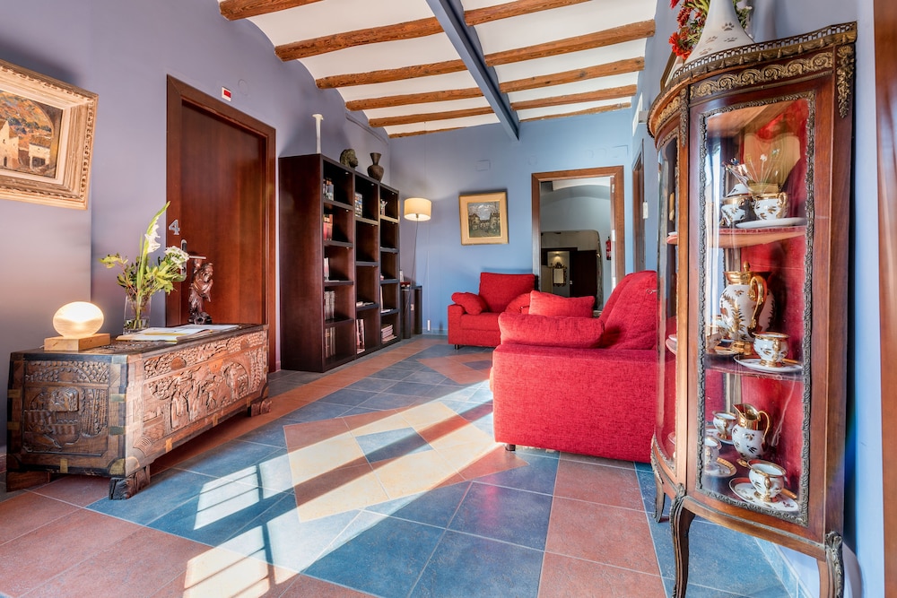 hotel and restaurant cal llop