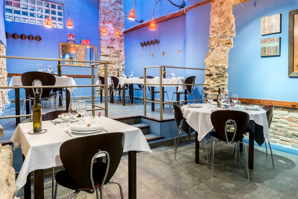 hotel and restaurant cal llop