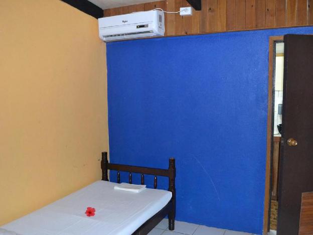 ratu kini backpackers and dive resort