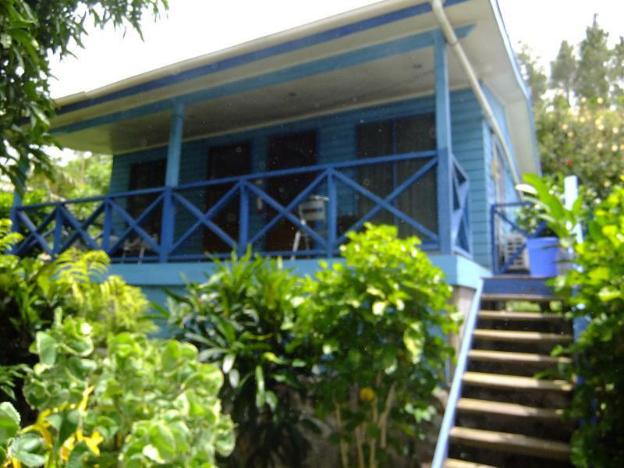 ratu kini backpackers and dive resort