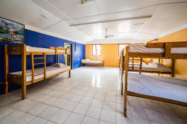 ratu kini backpackers and dive resort