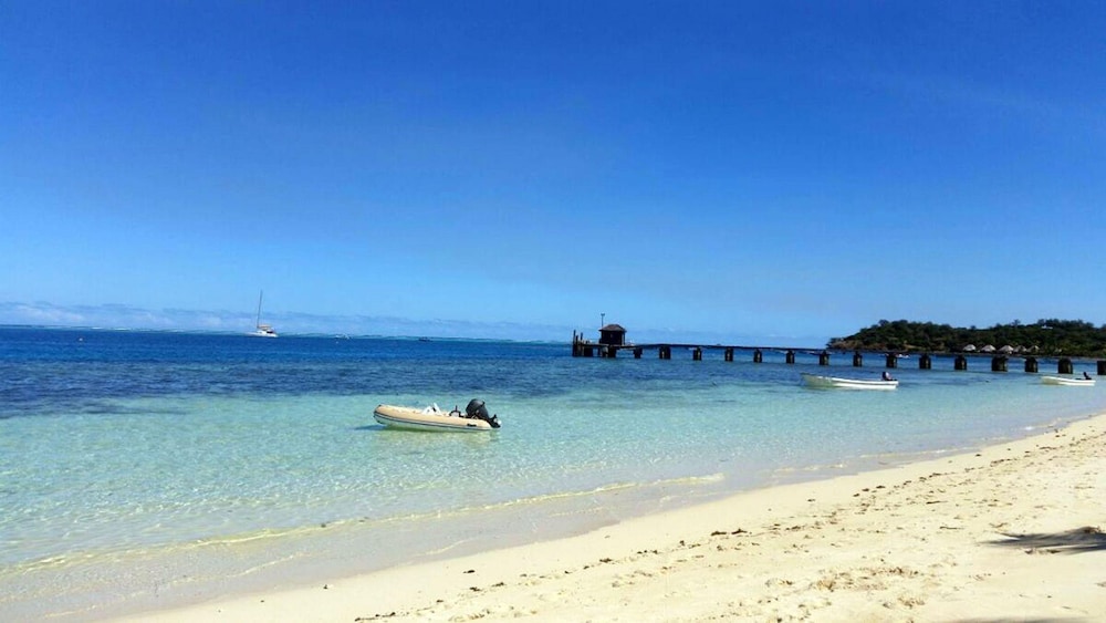 ratu kini backpackers and dive resort