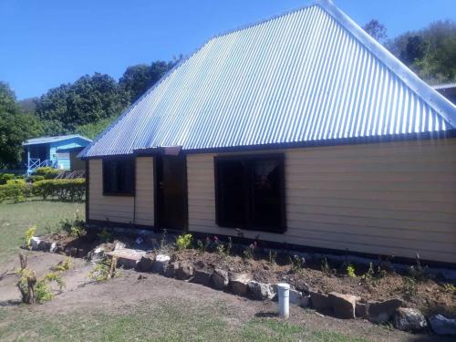 ratu kini backpackers and dive resort