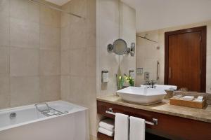 Voco Dubai, An Ihg Hotel,Plot 49 Sheikh Zayed Road,5 star
