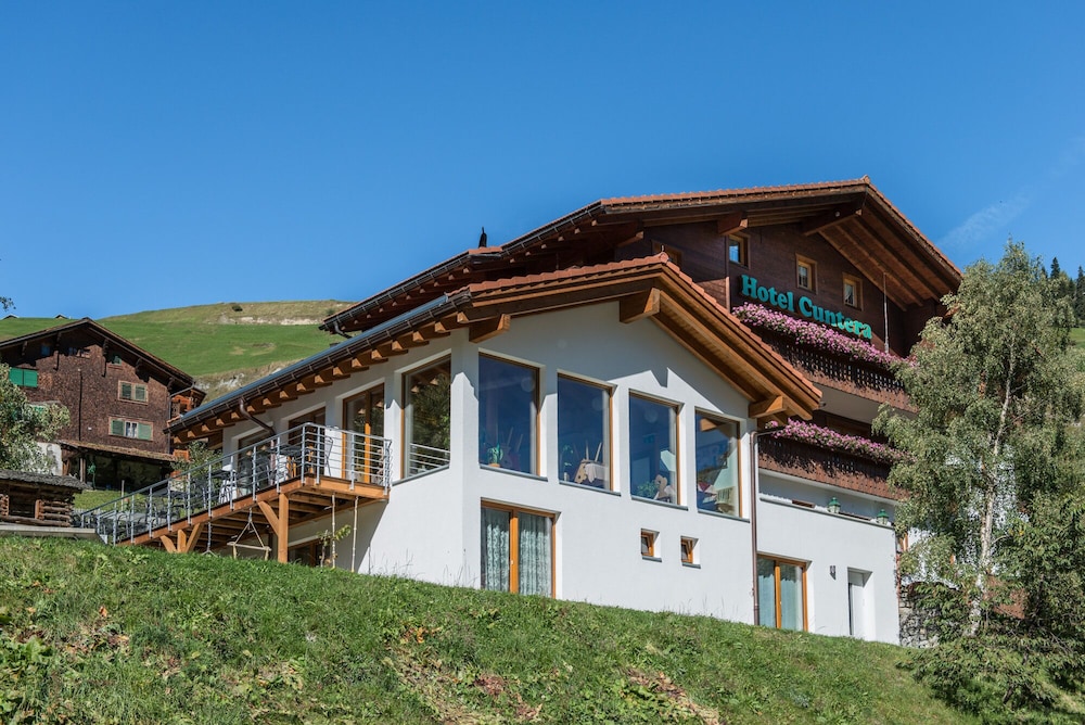 hotel cuntera