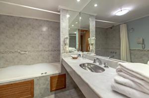 Hotel Tronador,Moreno 2541,4 star
