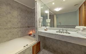 Hotel Tronador,Moreno 2541,4 star