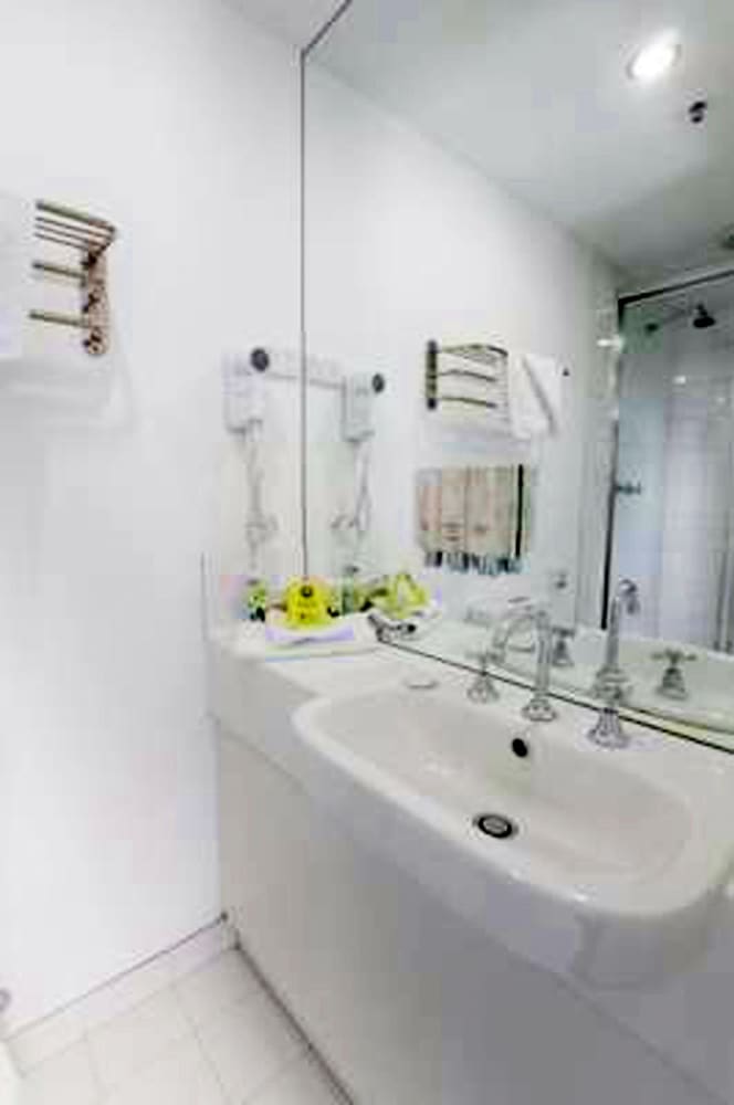 miami hotel melbourne