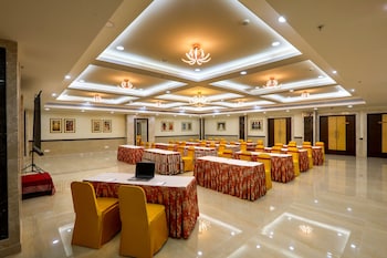 hotel aadithya