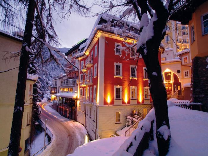 hotel post