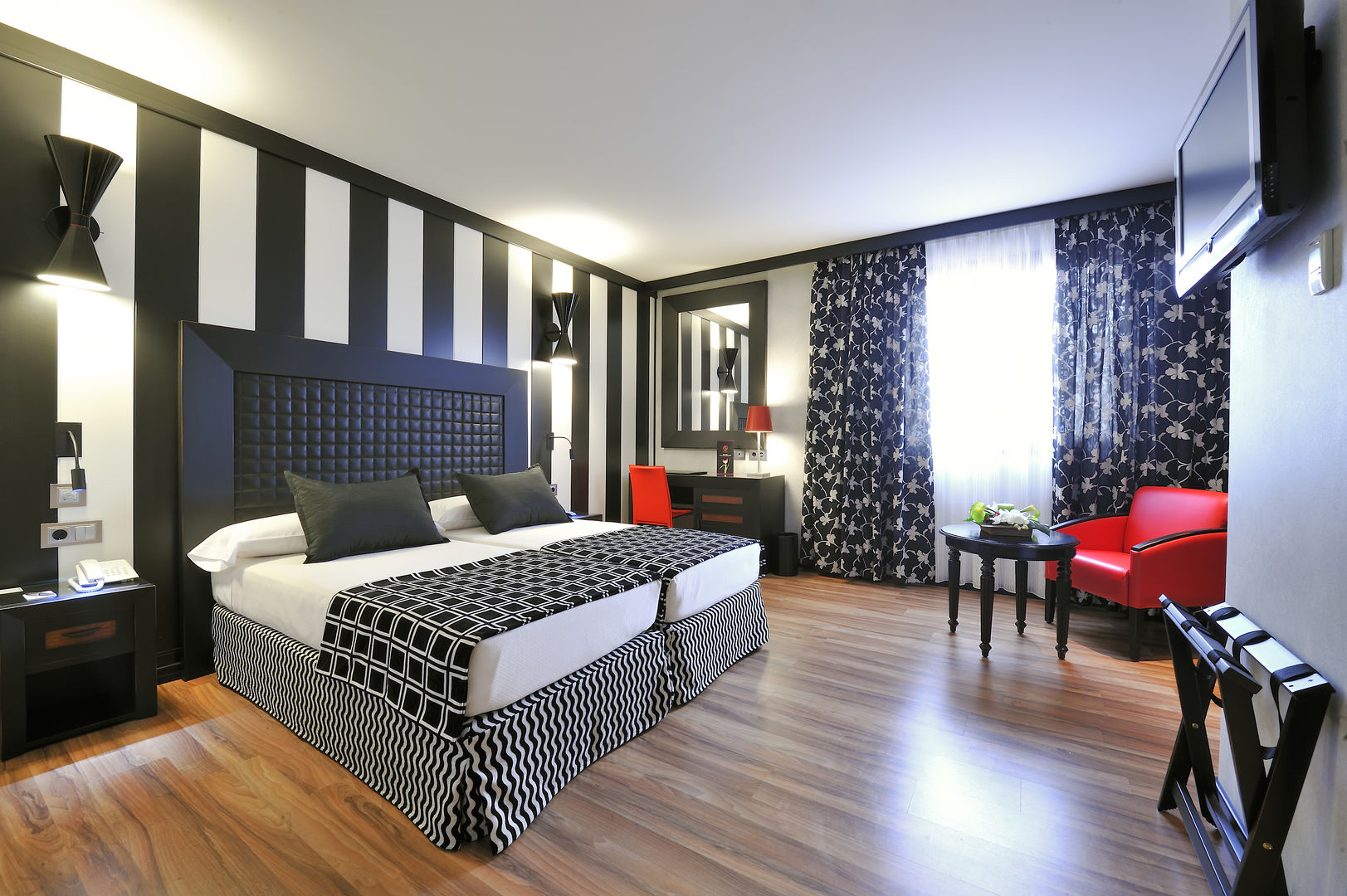 salles hotel aeroport de girona