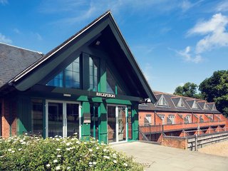 Mercure Warwickshire Walton Hall Hotel & Spa,Stratford-Upon-Avon>>Birmingham,4 star