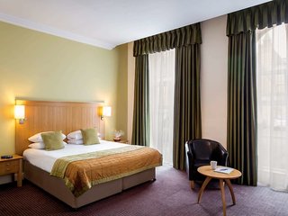 Mercure Warwickshire Walton Hall Hotel & Spa,Stratford-Upon-Avon>>Birmingham,4 star
