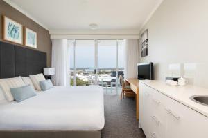 mantra twin towns