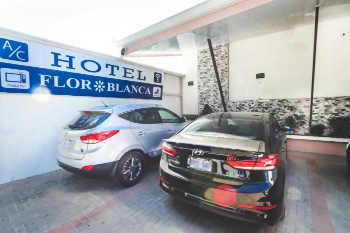 hotel flor blanca