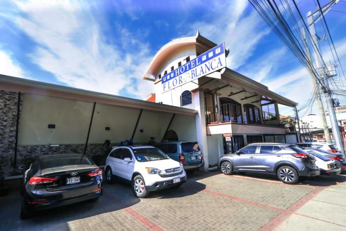 hotel flor blanca