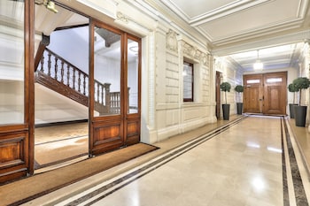 Hotel 33 Marbeuf ,Île-De-France>>Paris,4 star