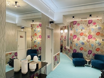 Hotel 33 Marbeuf ,Île-De-France>>Paris,4 star