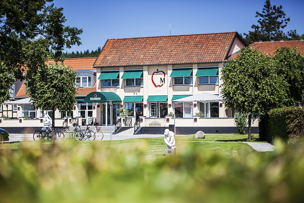 molskroen strandhotel