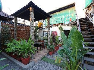 Oyo 897 Hotel Surabhi Elite,Plot No 11-13-196/5/A&B, Kothapet,3 star