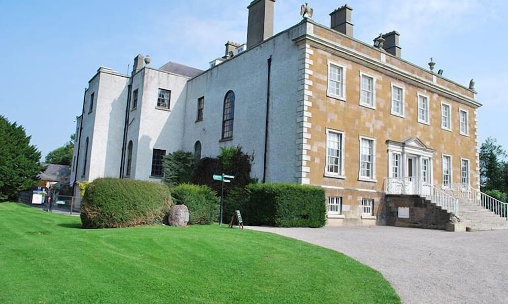 bracken court hotel