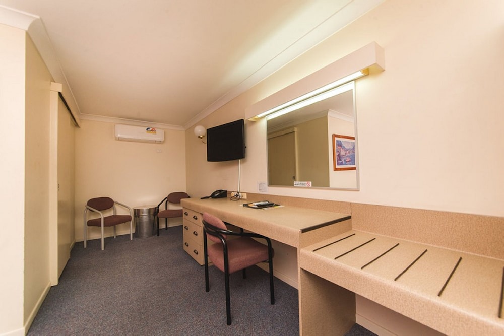 hampton villa motel