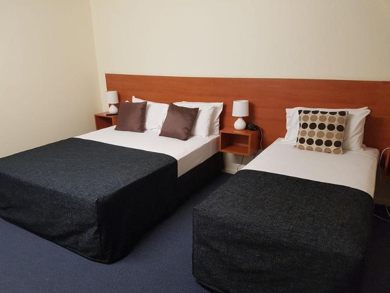 hampton villa motel