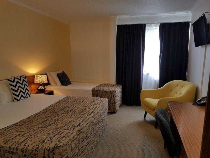 hampton villa motel