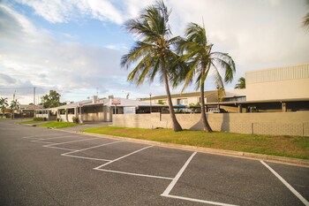 hampton villa motel
