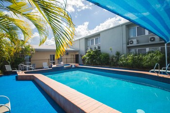 hampton villa motel