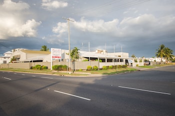 hampton villa motel