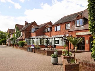 Mercure Warwick Honiley Court Hotel,Near The Airport,4 star