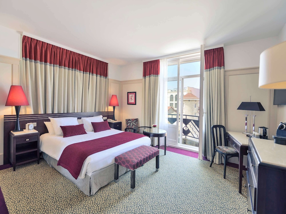 hotel plaza biarritz plage handwritten collection