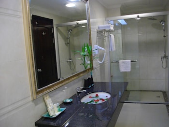 lux riverside hotel and apartment