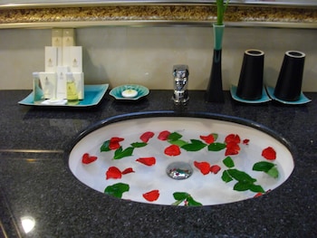 lux riverside hotel and apartment