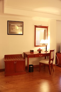 lux riverside hotel and apartment