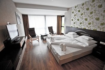 ezusthid hotel