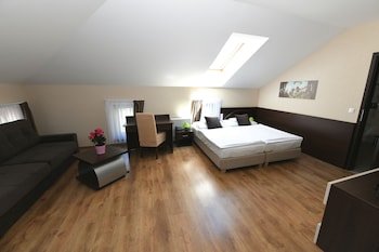 ezusthid hotel