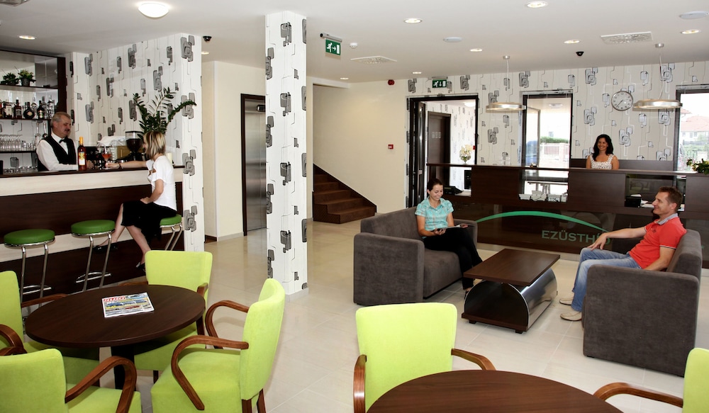 ezusthid hotel